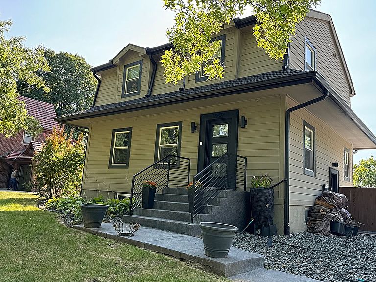 2202 E 32nd St Des Moines IA For Sale By Owner With Buyer Agent Co-Op